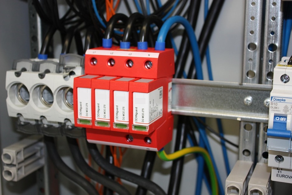 U berspannungsschutz bei Elektro Nußhart GmbH in Grasbrunn/Neukeferloh